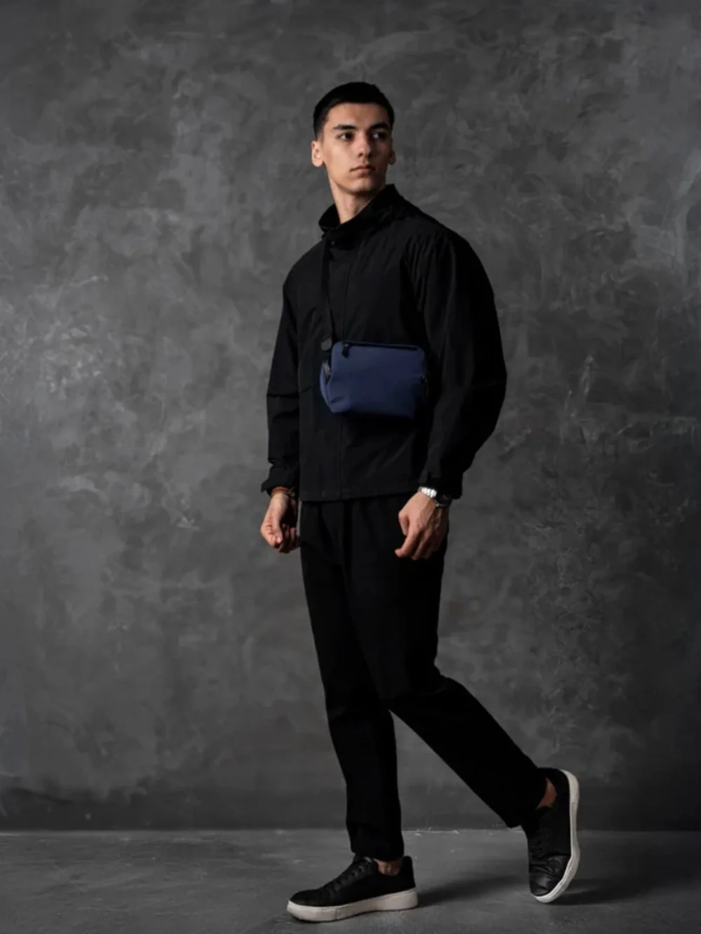 ALPAKA Vertex Pouch Mini 2L In Navy NWT